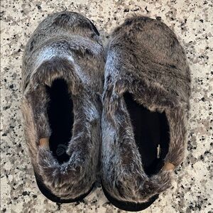 Acorn Gray Faux Fur Slippers